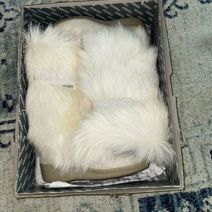 Women’s Tecnica Polar Capretta Fur Boots (white)
